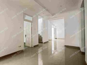 RUMAH RENOVASI DALAM CLUSTER KOTA WISATA CIBUBUR