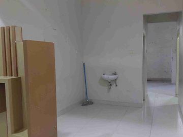 Rumah 2 lantai siap huni di bambu apus dekat pintu tol setu