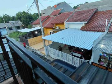 Rumah 2 lantai siap huni di bambu apus dekat pintu tol setu