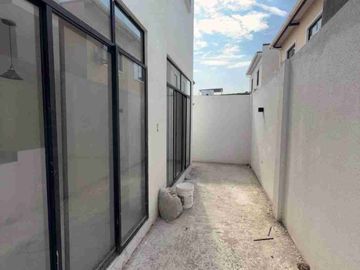 Vendo Casa de estreno en Urb. San Antonio vía Samborondon