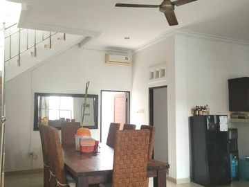 DIJUAL DAN DISEWAKAN RUMAH ATAU VILLA DI PADANGSAMBIAN KLOD DENPASAR