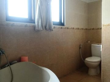 DIJUAL DAN DISEWAKAN RUMAH ATAU VILLA DI PADANGSAMBIAN KLOD DENPASAR