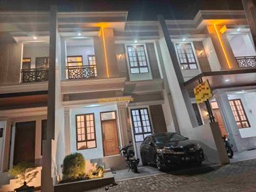 Perumahan Premium Diamond Hills Banyumanik 2 Lantai Mewah, Harga Spesial!