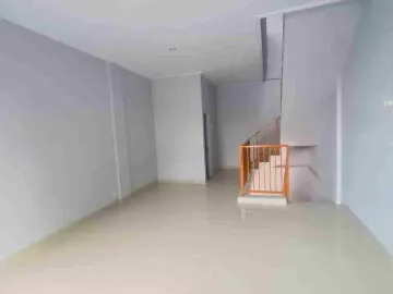 Ruko Bangunan Baru Cocok Untuk Kantor