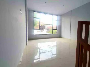 Ruko Bangunan Baru Cocok Untuk Kantor
