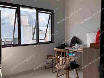 rumah second tapi baru siap huni Cimanggis Golf estate 5 menit tol cimanggis