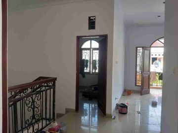 Rumah Cantik di Komplek Billymoon Pondok Kelapa - Duren Sawit