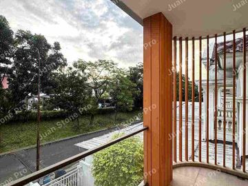 RUMAH MODERN RENOVASI TOTAL,BOULEVARD LEGENDA WISATA CIBUBUR