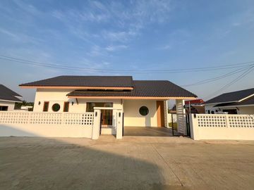 Muji-Style House in Hang Dong, Chiang Mai