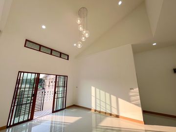 Muji-Style House in Hang Dong, Chiang Mai