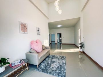 Muji-Style House in Hang Dong, Chiang Mai