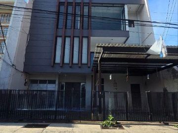 Rumah Dharmahusada Indah STRATEGIS, BEKAS KANTOR DEKAT GALAXY MALL