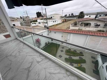 ESPECTACULAR  Y ELEGANTE VILLA , POR ESTRENAR , 4 DORMITORIOS, CON  VISTA AL MAR