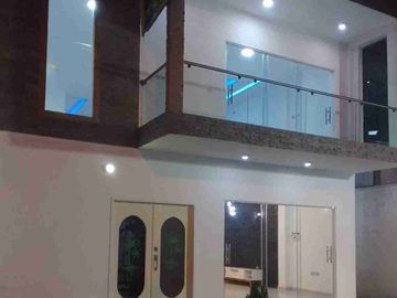 ESPECTACULAR  Y ELEGANTE VILLA , POR ESTRENAR , 4 DORMITORIOS, CON  VISTA AL MAR