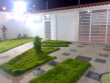 ESPECTACULAR  Y ELEGANTE VILLA , POR ESTRENAR , 4 DORMITORIOS, CON  VISTA AL MAR