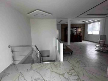 ESPECTACULAR  Y ELEGANTE VILLA , POR ESTRENAR , 4 DORMITORIOS, CON  VISTA AL MAR