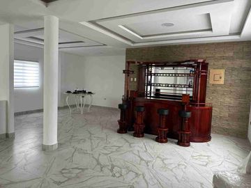 ESPECTACULAR  Y ELEGANTE VILLA , POR ESTRENAR , 4 DORMITORIOS, CON  VISTA AL MAR