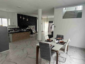 ESPECTACULAR  Y ELEGANTE VILLA , POR ESTRENAR , 4 DORMITORIOS, CON  VISTA AL MAR