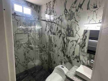 ESPECTACULAR  Y ELEGANTE VILLA , POR ESTRENAR , 4 DORMITORIOS, CON  VISTA AL MAR