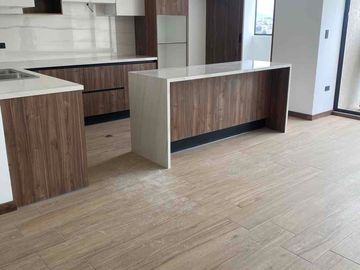 Departamento de venta en el sector la Carolina de 3 dormitorios, Quito, Ecuador