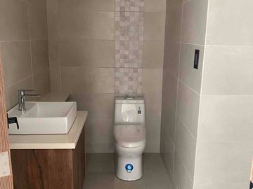 Departamento de venta en el sector la Carolina de 3 dormitorios, Quito, Ecuador