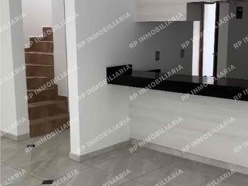 CASA EN RENTA EN VILLAS DEL ROBLE CORREGIDORA