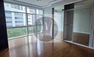 Semi Furnished Pacific Plaza Lease low floor