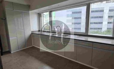 Semi Furnished Pacific Plaza Lease low floor
