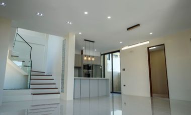For Sale: 5BR Modern House & Lot in Parkway Setting Nuvali Calamba, Laguna - P31.5M