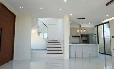 For Sale: 5BR Modern House & Lot in Parkway Setting Nuvali Calamba, Laguna - P31.5M