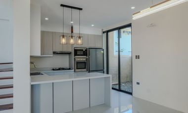 For Sale: 5BR Modern House & Lot in Parkway Setting Nuvali Calamba, Laguna - P31.5M