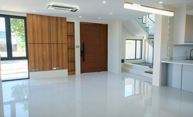 For Sale: 5BR Modern House & Lot in Parkway Setting Nuvali Calamba, Laguna - P31.5M