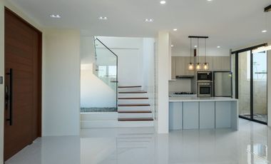 For Sale: 5BR Modern House & Lot in Parkway Setting Nuvali Calamba, Laguna - P31.5M