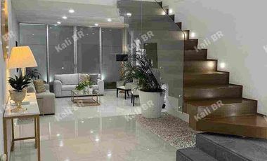 Casa en Loretta Dos en venta.