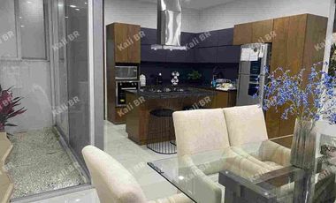 Casa en Loretta Dos en venta.
