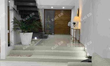 Casa en Loretta Dos en venta.