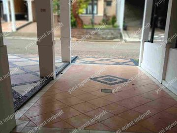 Rumah renoved 3 lantai siap huni,legenda wisata cibubur
