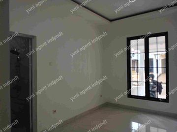 Rumah renoved 3 lantai siap huni,legenda wisata cibubur