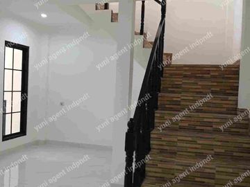 Rumah renoved 3 lantai siap huni,legenda wisata cibubur