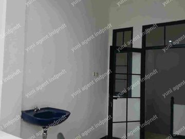 Rumah renoved 3 lantai siap huni,legenda wisata cibubur