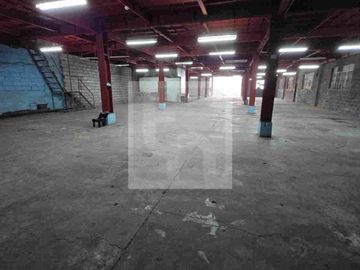1,556 sqm Warehouse with Office For Lease in Quezon City