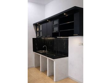 DIJUAL RUMAH 1.5 LANTAI BAGUS SIAP HUNI DI VICTORIA SENTUL CITY SSR735