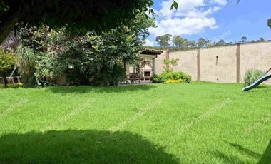 Casa en venta con jardín en la Querencia residencial