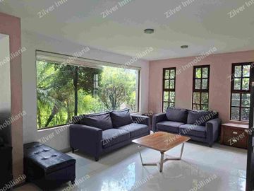 Casa en venta con jardín en la Querencia residencial