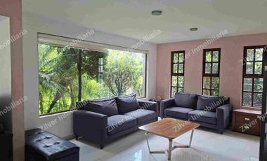 Casa en venta con jardín en la Querencia residencial