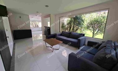 Casa en venta con jardín en la Querencia residencial