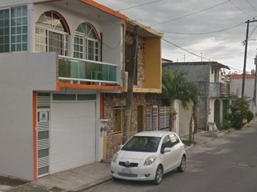 BONITA CASA EN LAGUNA REAL VERACRUZ
