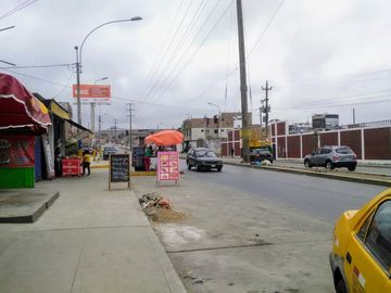 Venta de Terreno en Ocasión en Avenida Comercial de Villa El Salvador