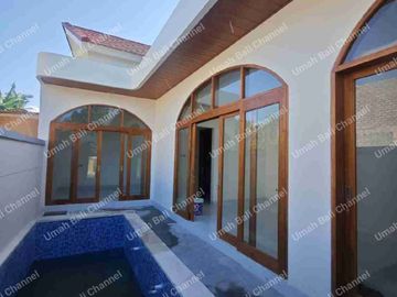 JUAL TROPICAL VILLA DI JALAN PANTAI SABA , DEKAT FLAMINGO BEACH CLUB - GIANYAR