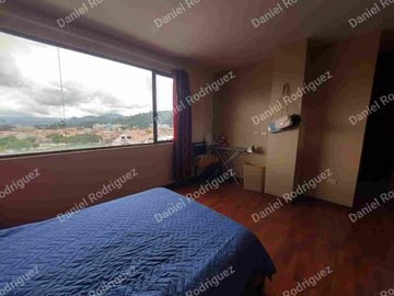 Departamento de venta en cuenca en plena Ave. Paucarbamaba zona estrategica a 100 m de la clinica paucarbamba